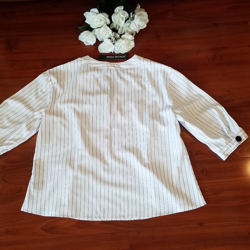 Unique Spectrum Button Down 2X - Picture 3 of 5
